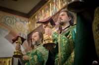 Поздравляем с праздником Святой Троицы!