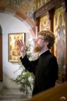 Поздравляем с праздником Святой Троицы!