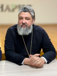 Беседа настоятеля и матушки со студентами семинарии Беседа настоятеля и матушки со студентами семинарии