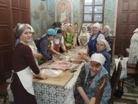 Всем приходом печём жаворонков к престольному дню!