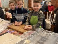 Всем приходом печём жаворонков к престольному дню!