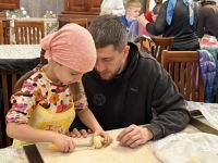 Всем приходом печём жаворонков к престольному дню!