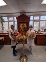 Поздравление детей в Областной больнице