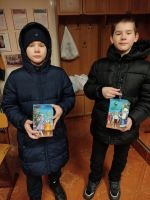 1000 мальчишек и девчонок получили сладкие рождественские подарки от нашего прихода.