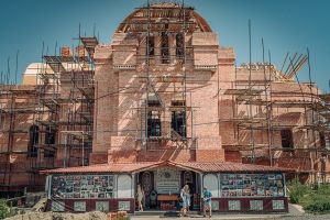 Строительство продолжается