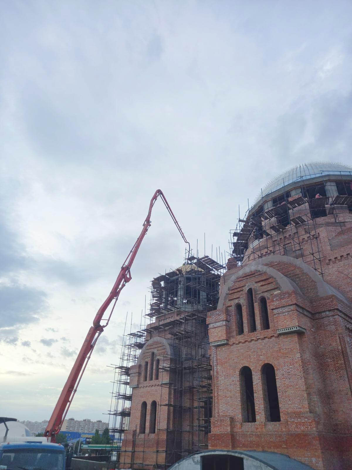 Заливка купола колокольни