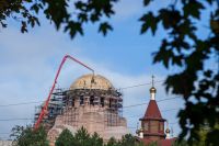 Заливка бетоном большого купола