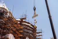 Установка надглавных крестов