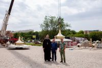 Установка надглавных крестов