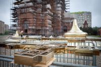 Установка надглавных крестов