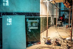 Приоткрываем дверь в строящийся храм святого Георгия Победоносца...