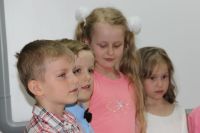 Выпускной утренник для детей старшей группы "Родничка"