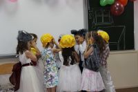 Выпускной утренник для детей старшей группы "Родничка"