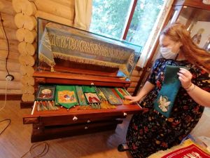 Начало занятий в школе церковной вышивки