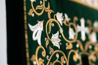 Хоругвь с иконой Павлина Милостивого