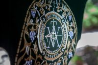 Хоругви с иконами Павлина Милостивого и святой Тавифы